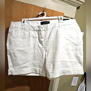 Snow White Short Size 14